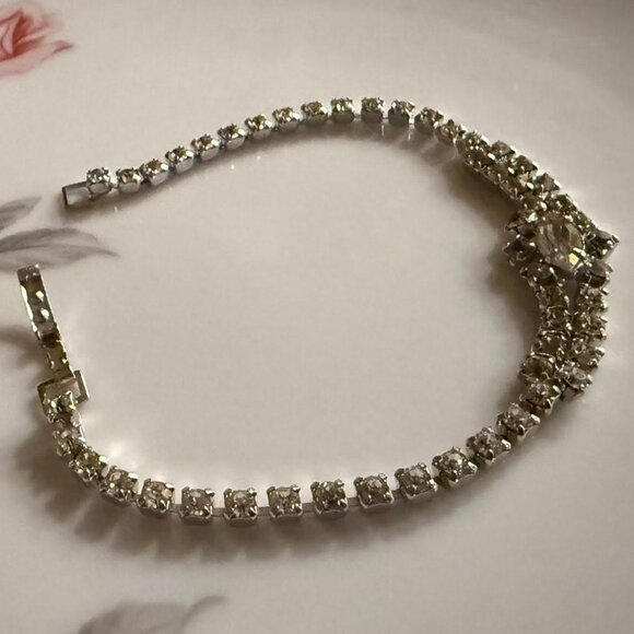 Jewelry - Vintage Rhinestone Bracelet